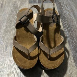 New Women’s Agape Wedge Sandals